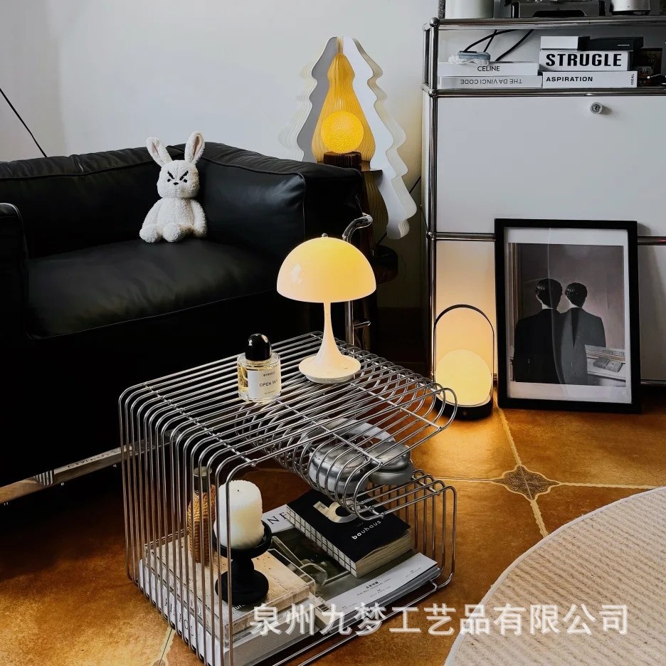 Lighting And Decor Magazine - Expositor de suelo creativo para libros